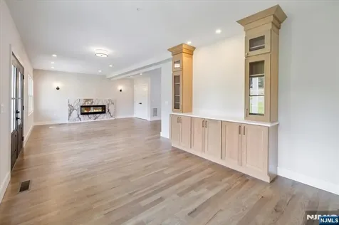 199 Midwood Road Paramus NJ 07652