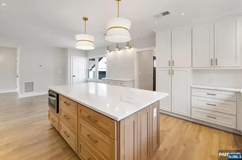 199 Midwood Road Paramus NJ 07652