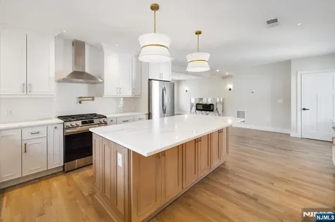 199 Midwood Road Paramus NJ 07652