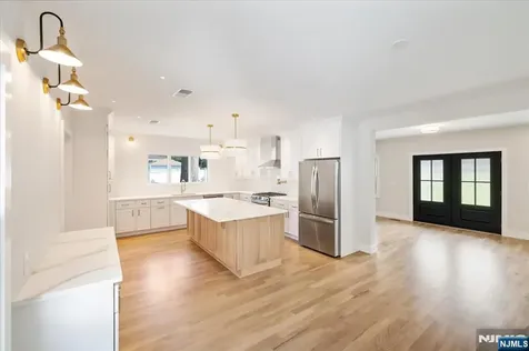 199 Midwood Road Paramus NJ 07652