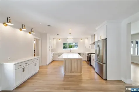 199 Midwood Road Paramus NJ 07652
