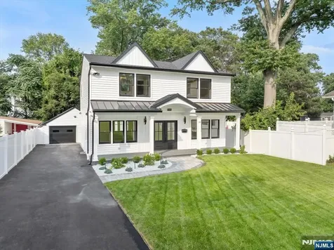 199 Midwood Road Paramus NJ 07652