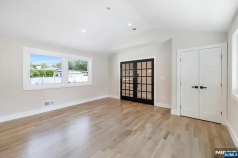 199 Midwood Road Paramus NJ 07652