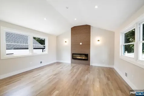 199 Midwood Road Paramus NJ 07652