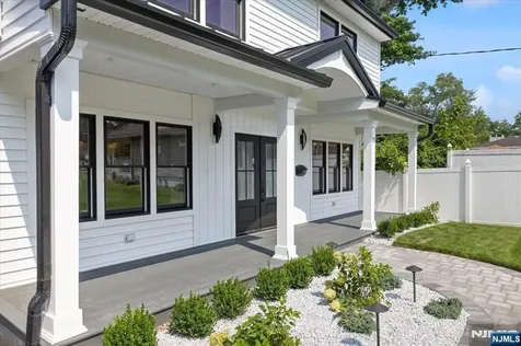 199 Midwood Road Paramus NJ 07652