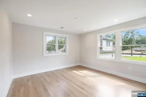 199 Midwood Road Paramus NJ 07652