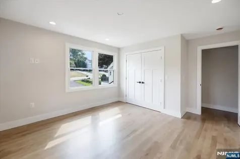 199 Midwood Road Paramus NJ 07652