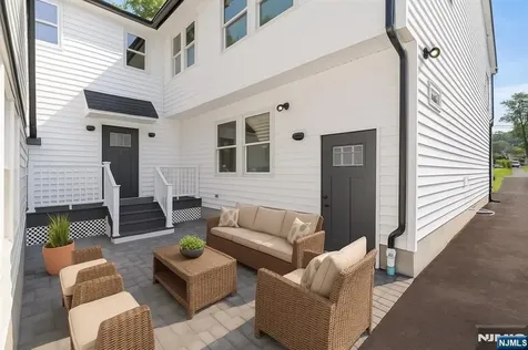 199 Midwood Road Paramus NJ 07652