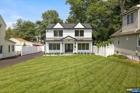 199 Midwood Road Paramus NJ 07652