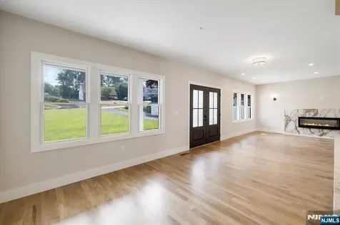 199 Midwood Road Paramus NJ 07652