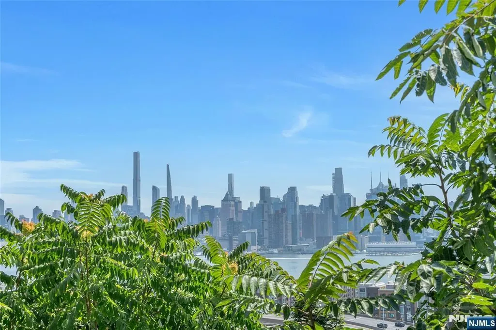 55 Hackensack Plk Road Weehawken NJ 07086
