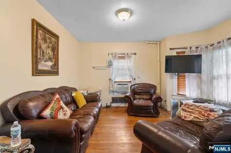 27 Donaldson Avenue Rutherford NJ 07070