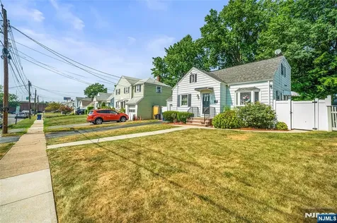 448 Sutton Avenue Hackensack NJ 07601