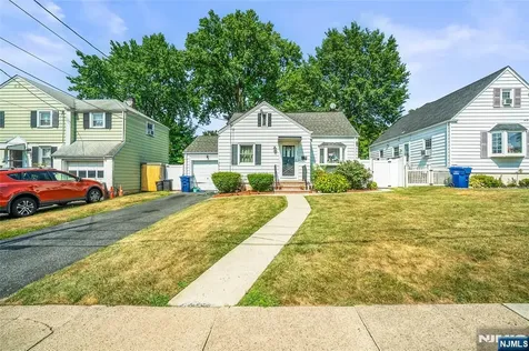 448 Sutton Avenue Hackensack NJ 07601