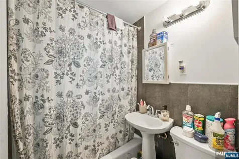 448 Sutton Avenue Hackensack NJ 07601