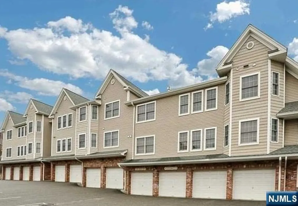 270 Grand Avenue, Palisades Park NJ 25027486 Christie's