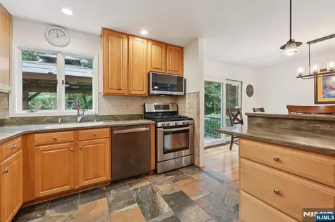 88 Hill Court Pompton Lakes NJ 07442