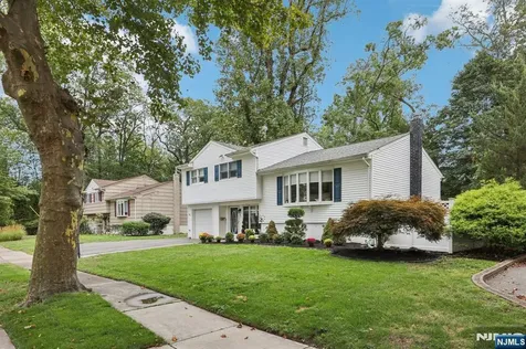 88 Hill Court Pompton Lakes NJ 07442