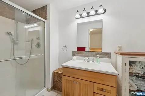88 Hill Court Pompton Lakes NJ 07442
