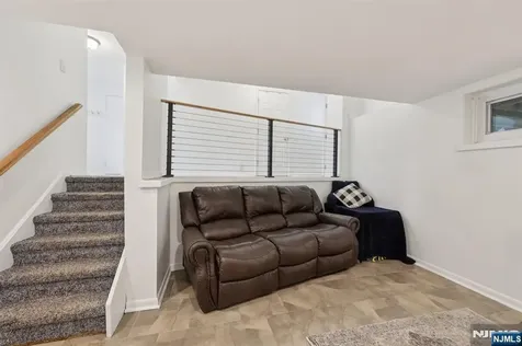 88 Hill Court Pompton Lakes NJ 07442