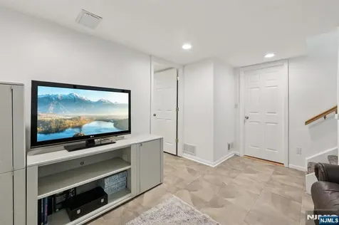 88 Hill Court Pompton Lakes NJ 07442