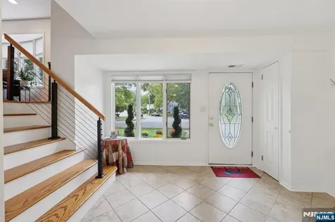 88 Hill Court Pompton Lakes NJ 07442