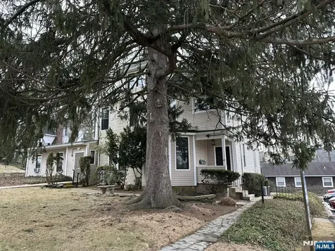 60 Chestnut Englewood NJ 07631