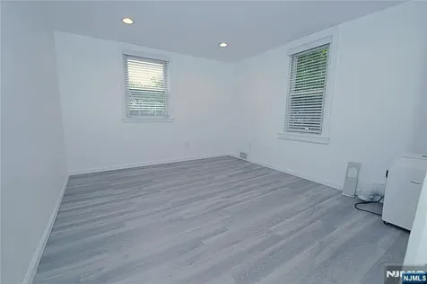 454 Undercliff Avenue Edgewater NJ 07020