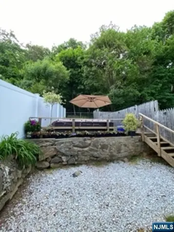 454 Undercliff Avenue Edgewater NJ 07020