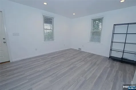 454 Undercliff Avenue Edgewater NJ 07020