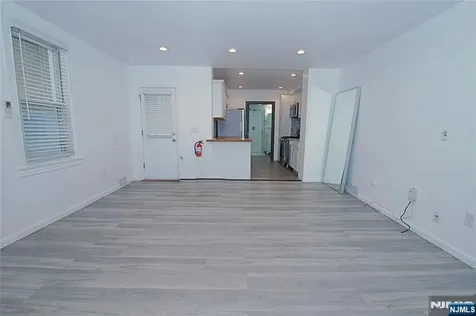454 Undercliff Avenue Edgewater NJ 07020