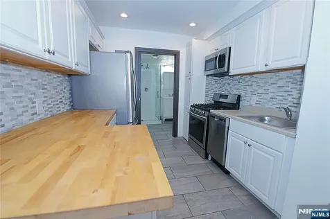 454 Undercliff Avenue Edgewater NJ 07020