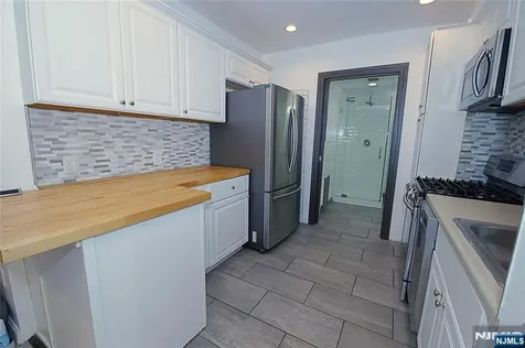 454 Undercliff Avenue Edgewater NJ 07020