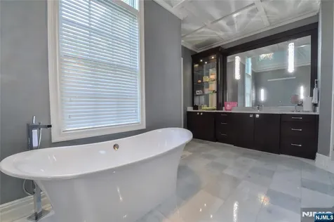 134 Cortland Drive Saddle River NJ 07458