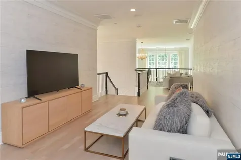 134 Cortland Drive Saddle River NJ 07458