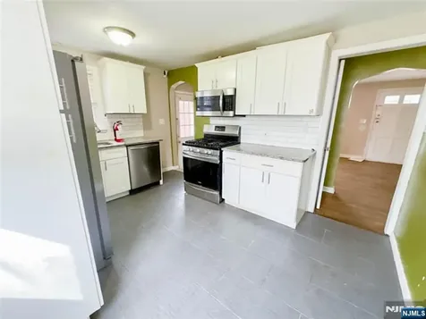 68 17th Avenue Elmwood Park NJ 07407