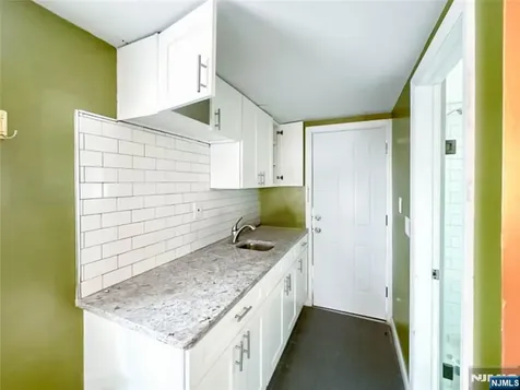 68 17th Avenue Elmwood Park NJ 07407