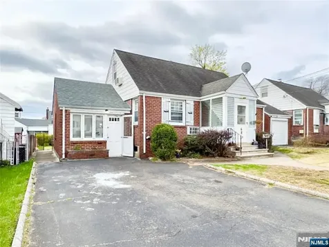 68 17th Avenue Elmwood Park NJ 07407