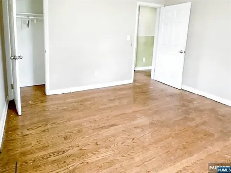 68 17th Avenue Elmwood Park NJ 07407