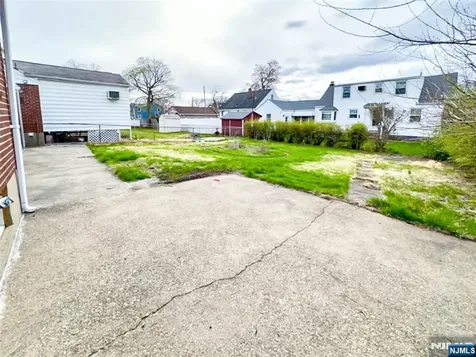 68 17th Avenue Elmwood Park NJ 07407