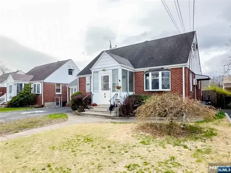 68 17th Avenue Elmwood Park NJ 07407