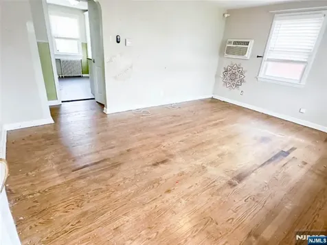 68 17th Avenue Elmwood Park NJ 07407