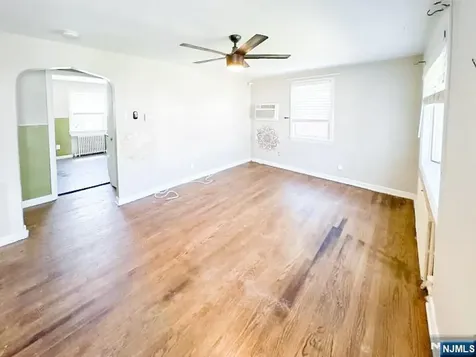 68 17th Avenue Elmwood Park NJ 07407