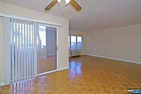 1111 River Road Edgewater NJ 07020