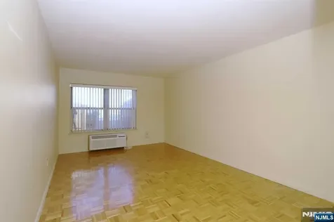 1111 River Road Edgewater NJ 07020