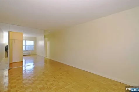 1111 River Road Edgewater NJ 07020