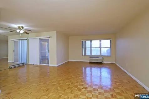 1111 River Road Edgewater NJ 07020
