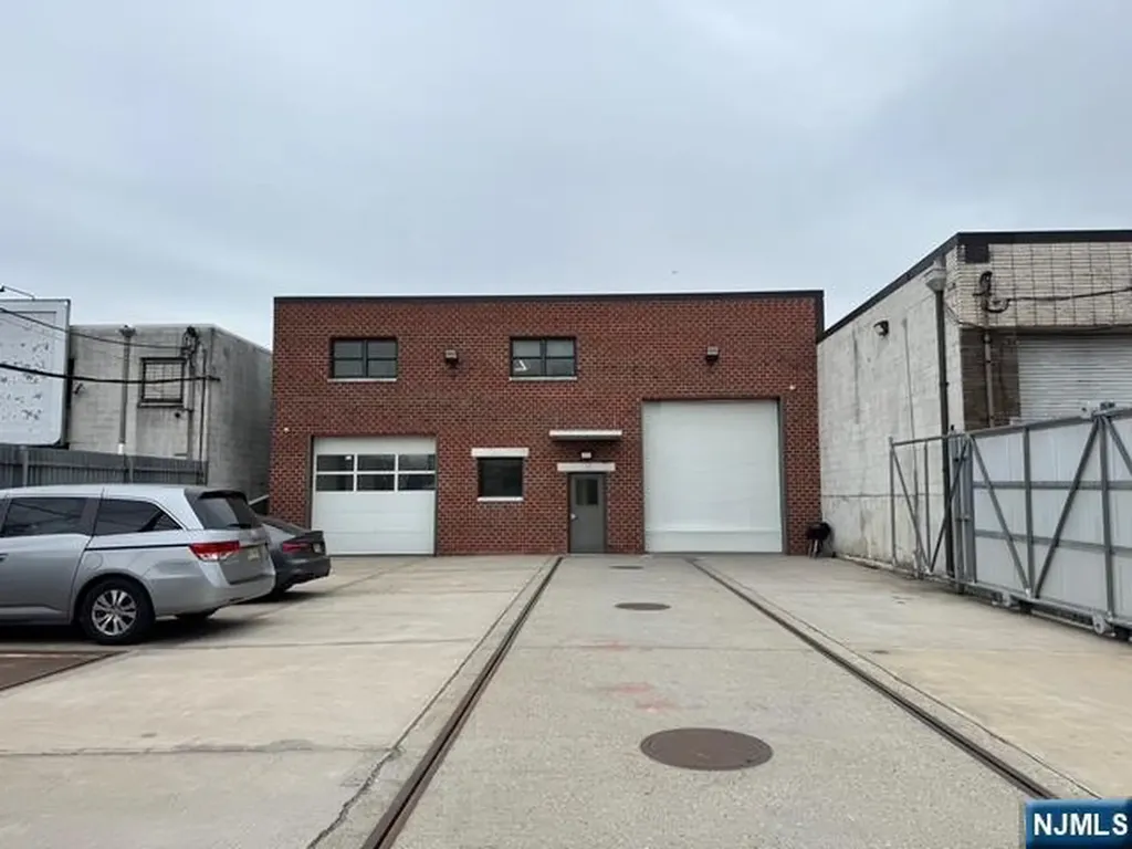 21 Ise Street South Hackensack NJ 07606