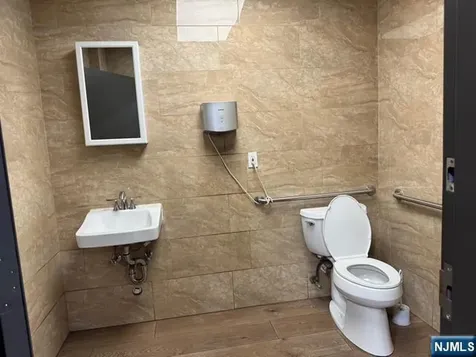 21 Ise Street South Hackensack NJ 07606