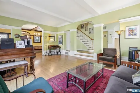 299 Ridgewood Avenue Glen Ridge NJ 07028